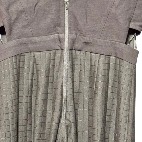 FINDERS KEEPERS Wide Leg Cropped V-Neck Side Cutout Grid Pattern Leg Jumpsuit - Picture 7 of 11